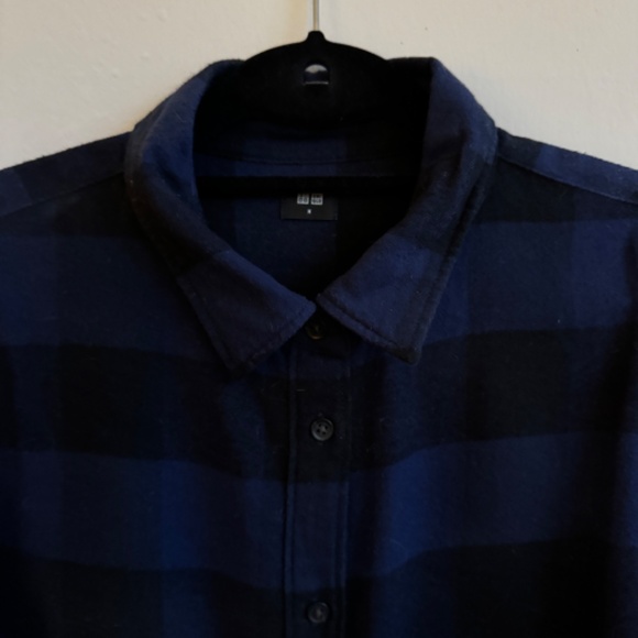 UNIQLO Blue Buffalo Check Flannel Button Up - Picture 7 of 7